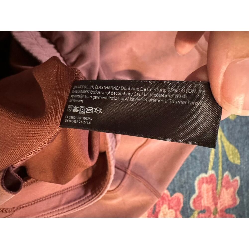 Lululemon Softstreme Gathered T-Shirt Size 10 - Picture 6 of 7